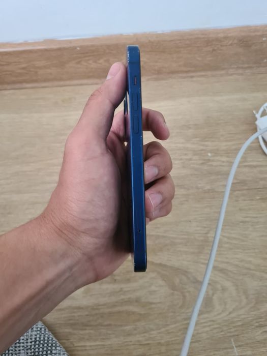 iphone 12 .      .