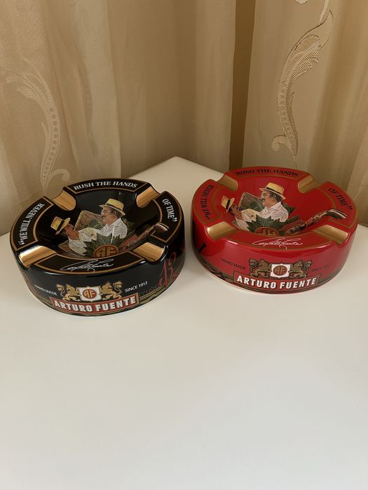 Пепелник Arturo Fuente - керамика, нов в кутия, 3 цвята