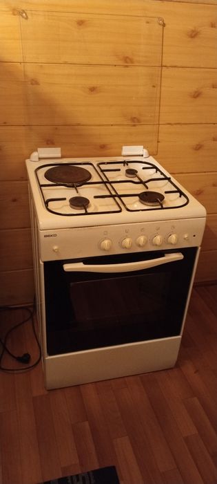 Продам газ плиту