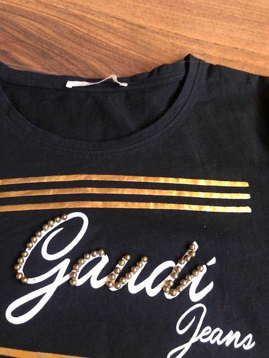 разпродажба на тениски Guess и Gaudi