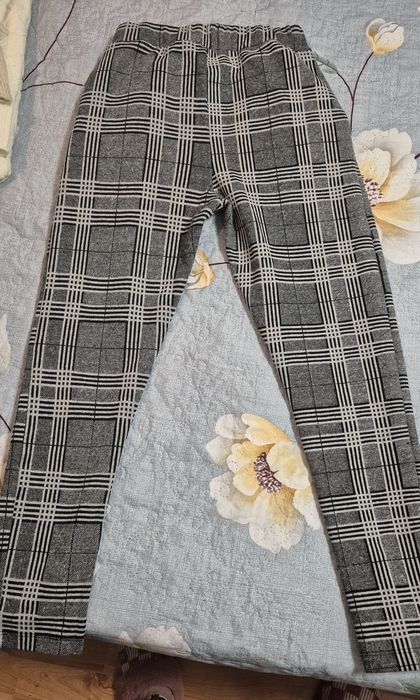 Pantaloni lungi in carouri