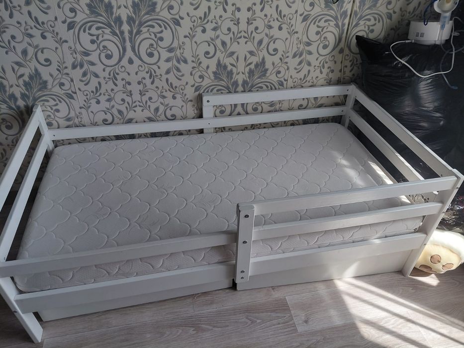 Продам детскую кровать