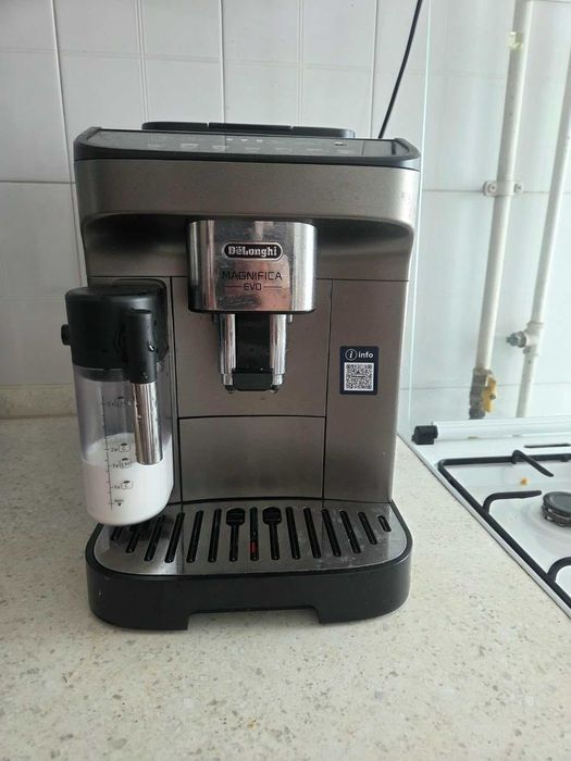 De'Longhi Magnifica Evo LatteCrema – Garanție 2027, stare foarte bună