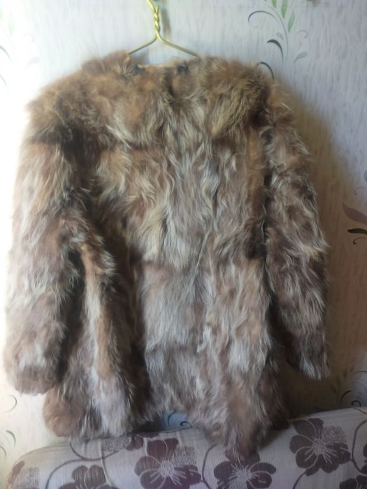 Шуба, волчий или енот.