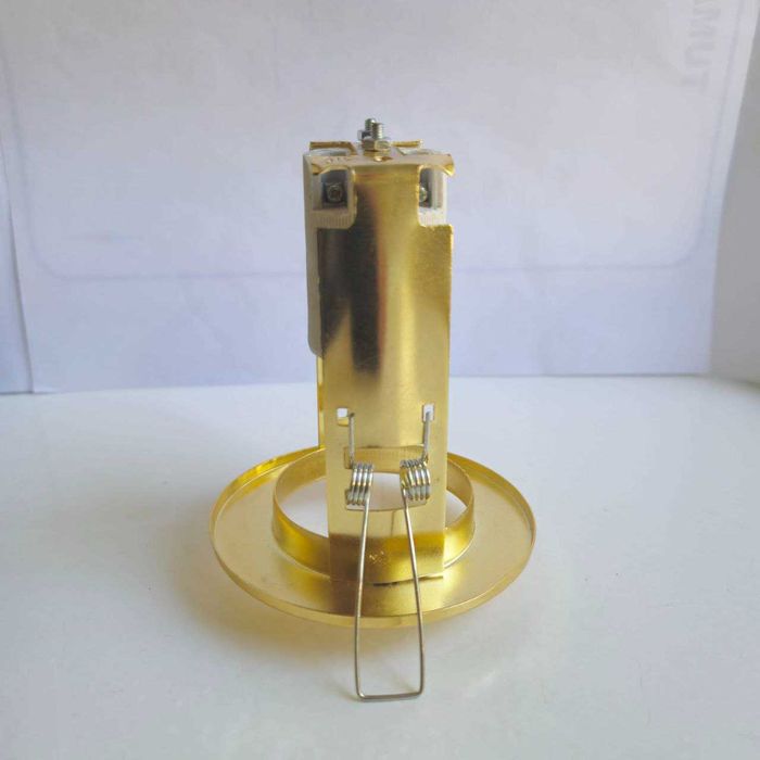 Potolochniy chiroq / Светильник встраиваемый потолочный