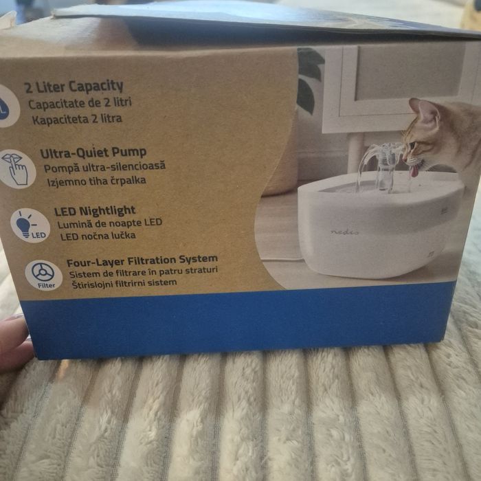 Nedis Pet Drinking Fountain е фонтан за вода за домашни любимци