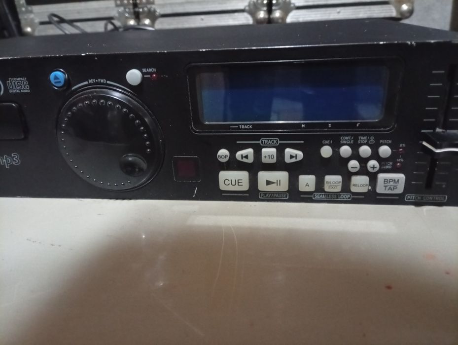 Vind CD player MP3 tip rack