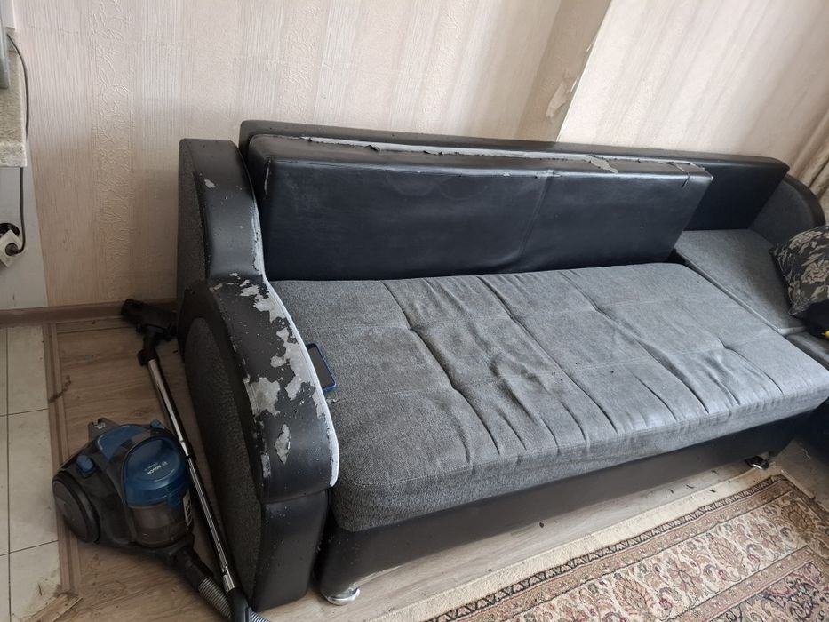 Отдам даром диван кресло камод