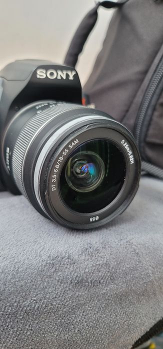 Sony Alpha DSLR-A330 с объективом.