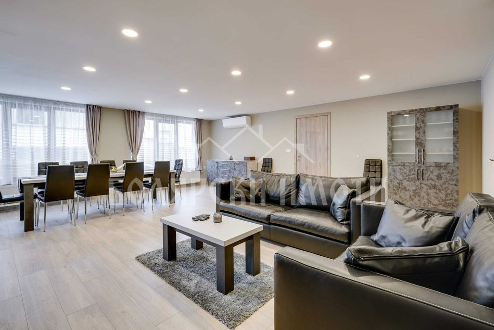 Продава се Къща в Трявна - 435 кв.м за 1787 €/кв.м - Снимка #2