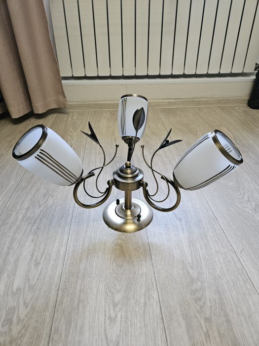 Люстра для зала, спальни.