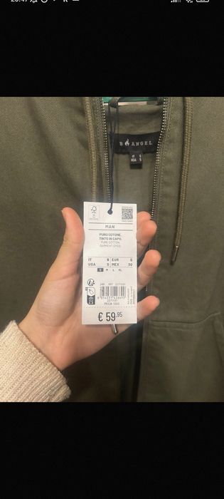 Продам абсолютно новую ветровку