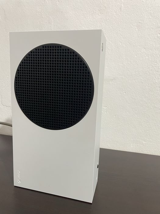 Vând xbox series s