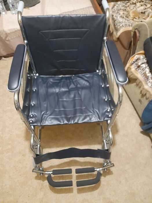 Инвалидная коляска  сотилади. Янги холатда. четдан келтирилган .