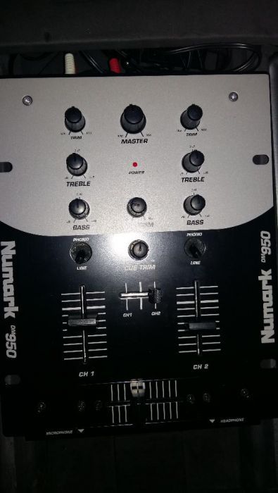 Numark DJ Set Конзола Миксер dm950, два плеъра axis 4,слушалки + куфар
