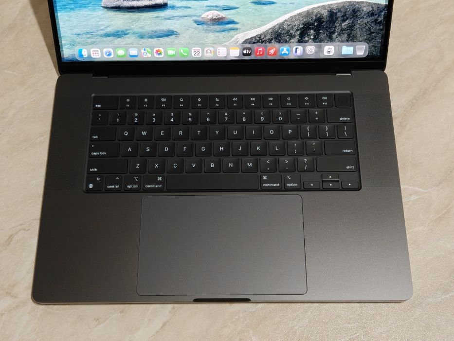 MacBook Pro 16 M4PRO 24/512 100% аккумулятор