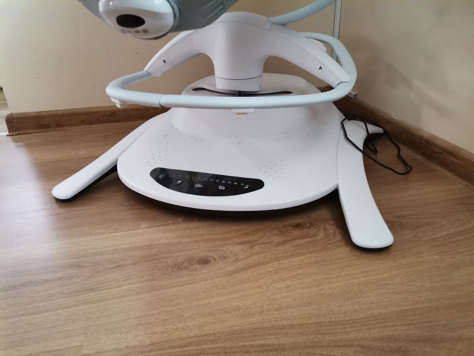 Електрическа бебешка люлка Cangaroo La Scala