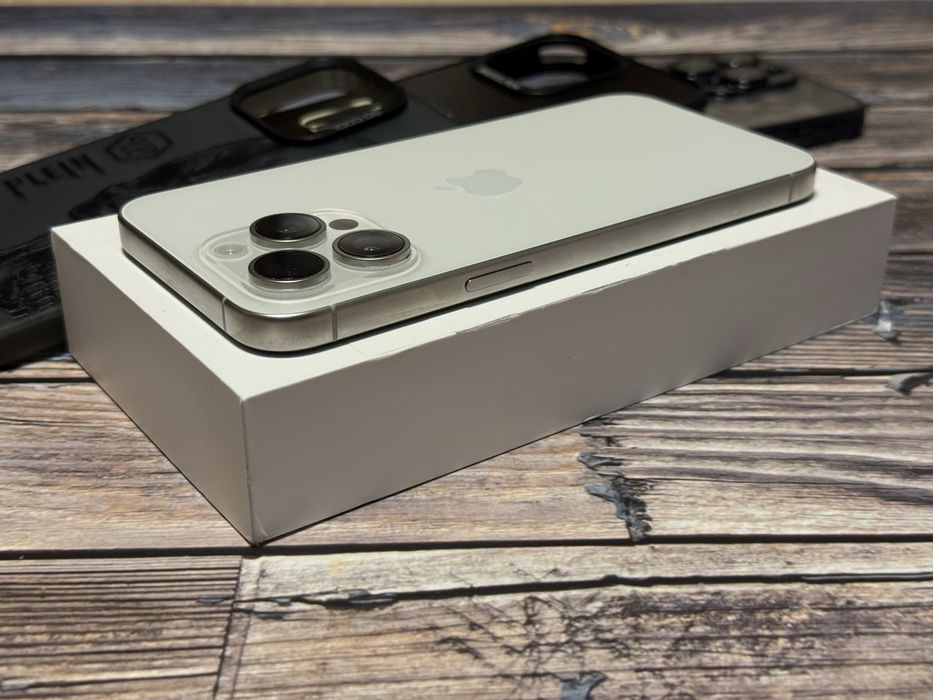 iPhone 15 Pro Max White Titanium - ca Nou, 100% Baterie