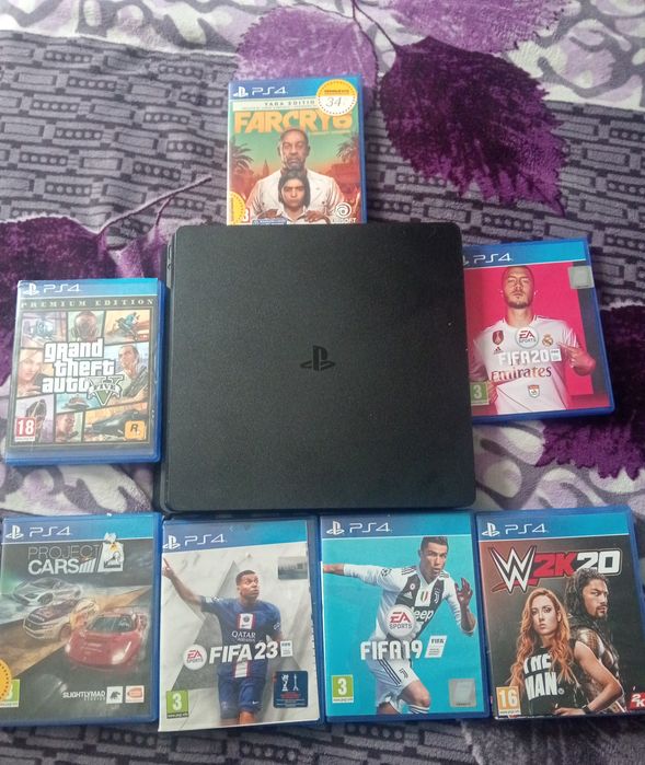 Vand  ps4 slim inclus cu controller Sau schimb cu un calculator