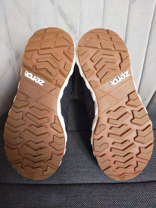 Vând ghete ZERO Gore Tex mărimea 35