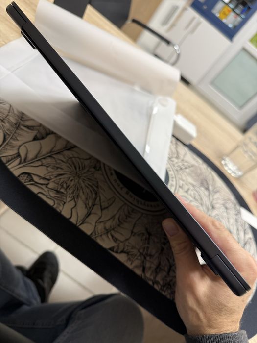 Лаптоп Apple MacBook Air 13,6” M3 (2024) 16/256gb - нов с гаранция