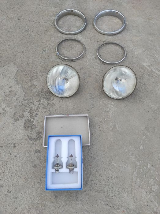 Продается передние стеклянные фары для жигули 21011