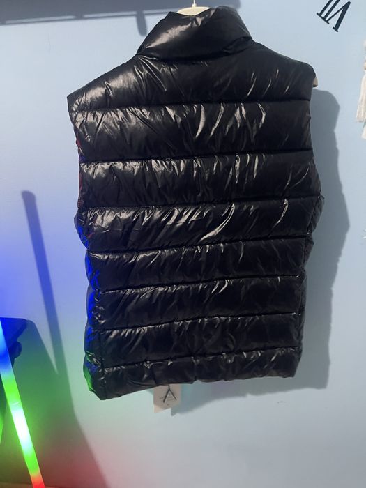 moncler.