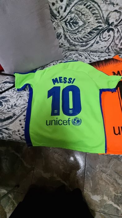 Две блузки и един екип "Кипста"-всеки по 10 лв