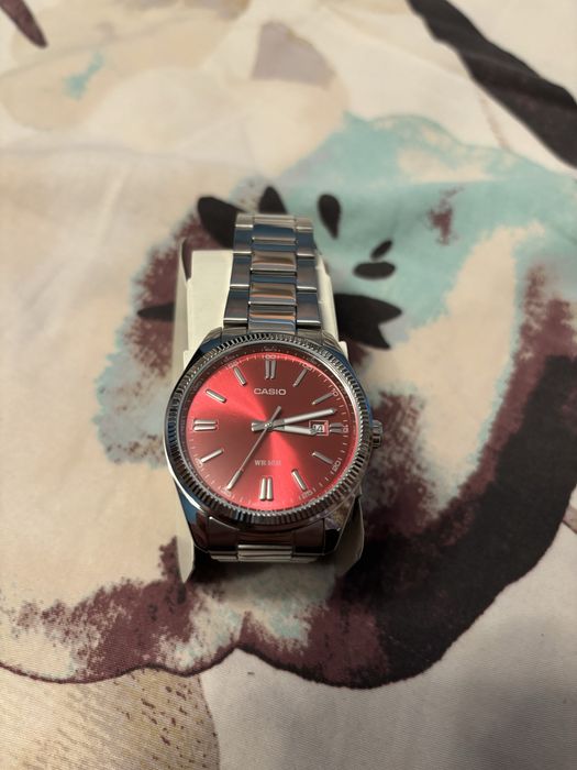 Vand ceas Casio.