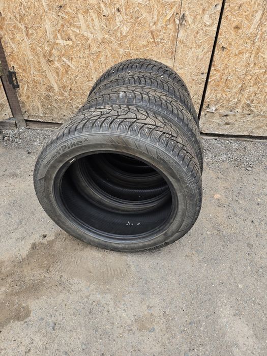 Шины зимние 225/55  R19
