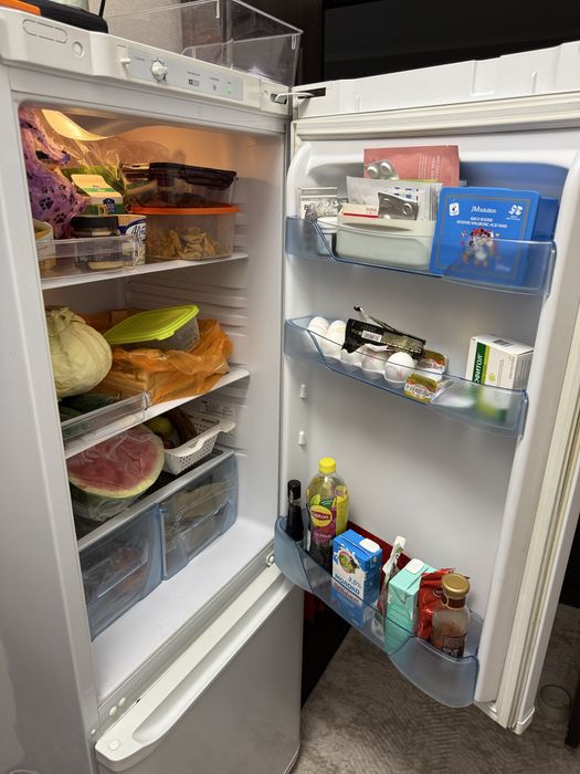 Продам б/у холодильник бирюса в отличном состоянии!