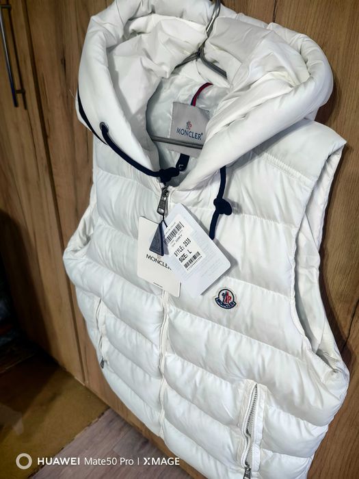продам жилетку MONCLER