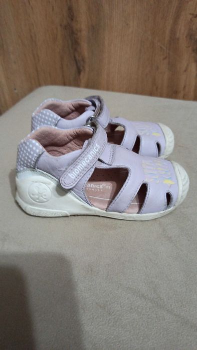 Продам сандалии Biomecanics для девочки