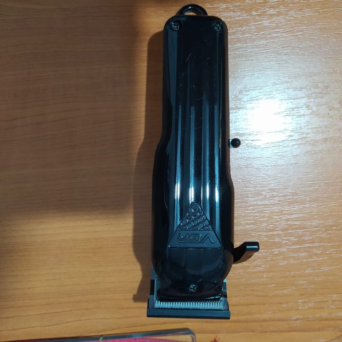 Masini de tuns și conturat profesionale cu acumulator