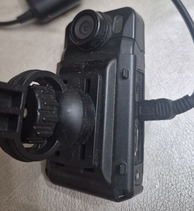 Видеорегистратор с креплением