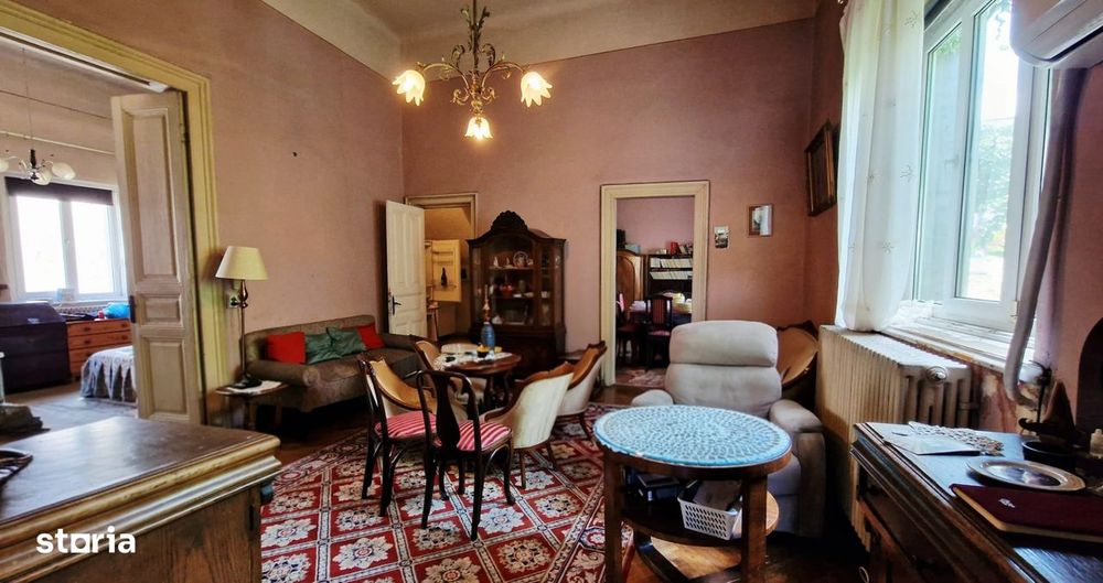 Eleganta interbelica pe Strada Mircea Vulcanescu – 5 camere in vila+