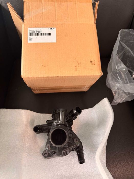 25611 2R000  HOUSING-THERMOSTAT Hyundai KIA модул термостат