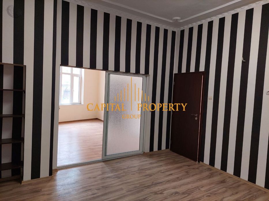 Дава се под наем Офис в Варна, Център - 75 кв.м за 850 € - Снимка #4