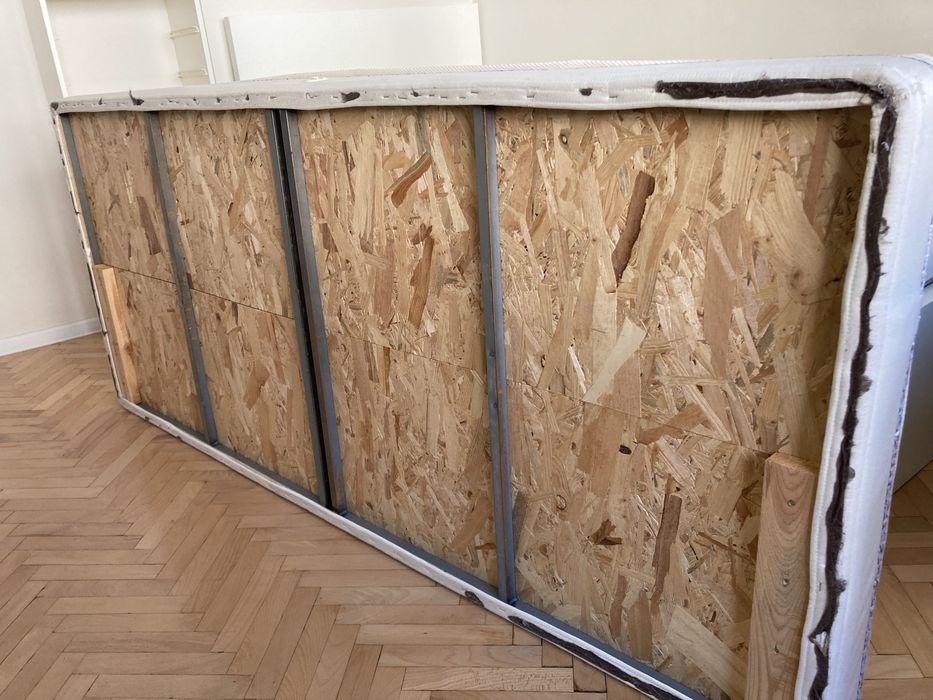 Метално единично легло и матрак с подматрачна рамка