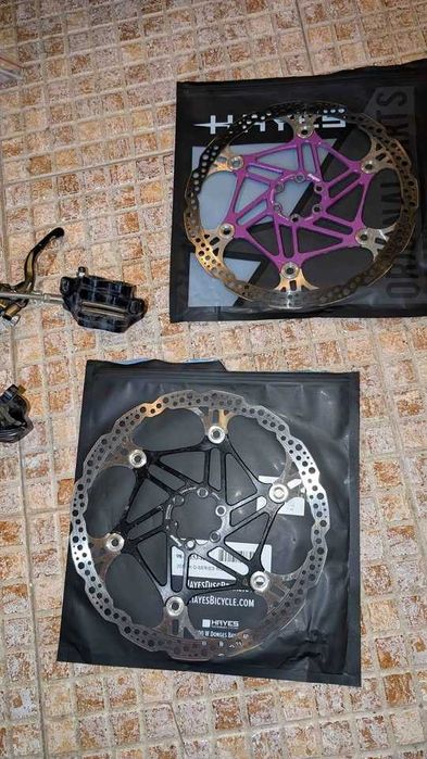 Hope Tech3 V4 + Дискове 220мм + преходници + кит за обезвъздушаване