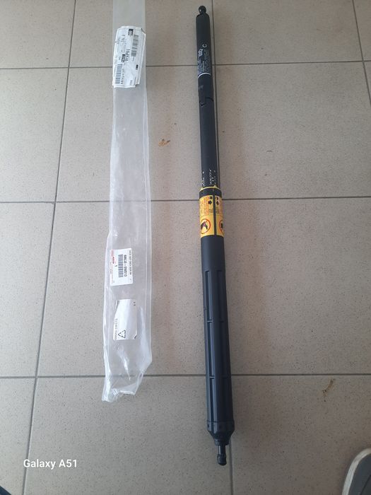 Доводчик крышки багажника