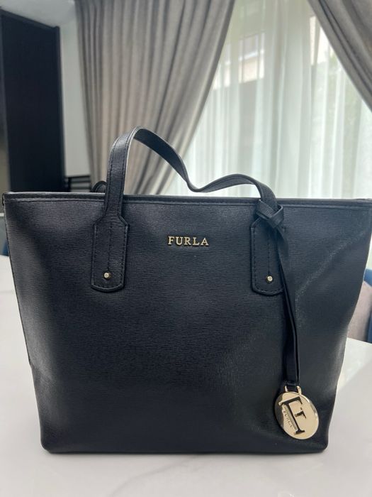 Furla Massimo Dutti  черна чанта