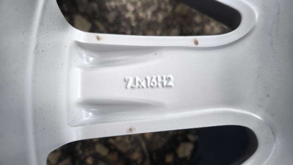 Алуминиеви джанти +, гуми 16"