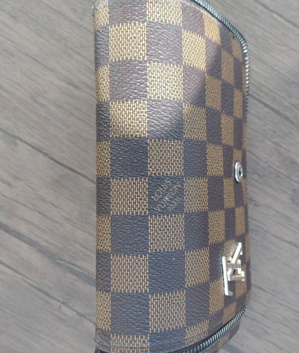 Много хубав Дамски Портфейл LOUIS VUITTON Елегантен!