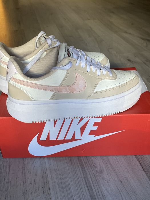Дамски маратонки Nike Court Vision Alta LTR