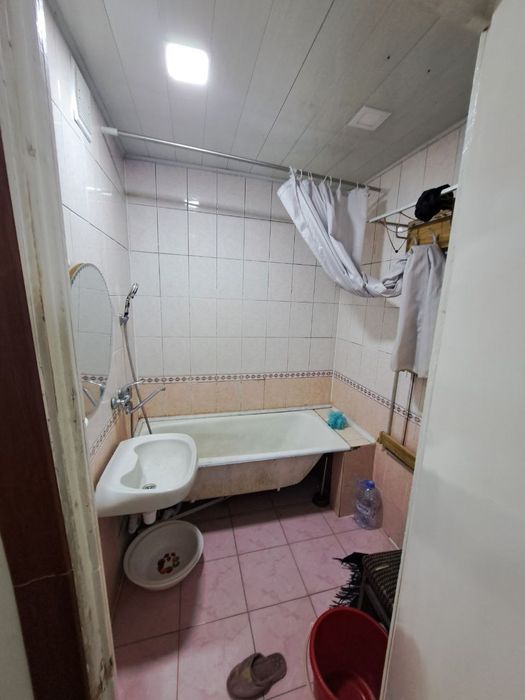 Юнусабад 2кв Продам 3комн 8 этаж