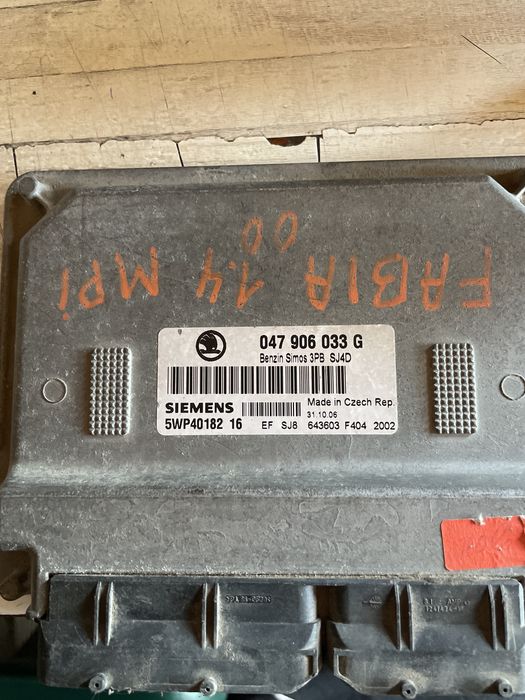 Компютър ECU Шкода Фабиа Scoda Fabia 1.4 MPI