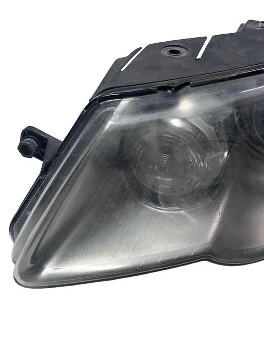 Far Stanga Cu Lupa Si Bi Xenon Europa Volkswagen Passat B6 2005 - 2010