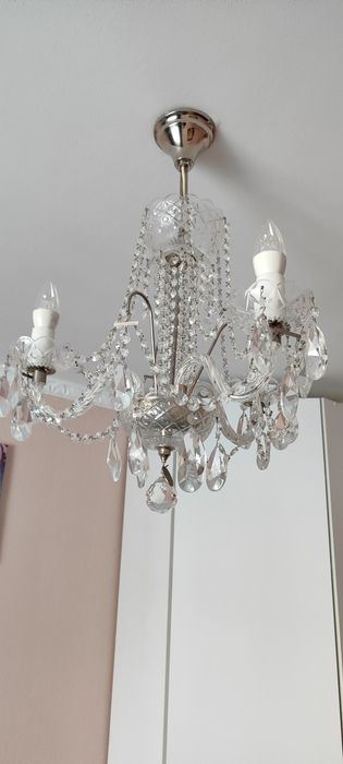 Продам люстру Прага.