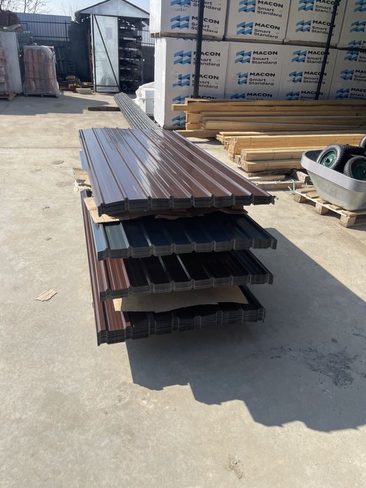 Tablă cutată colorată și